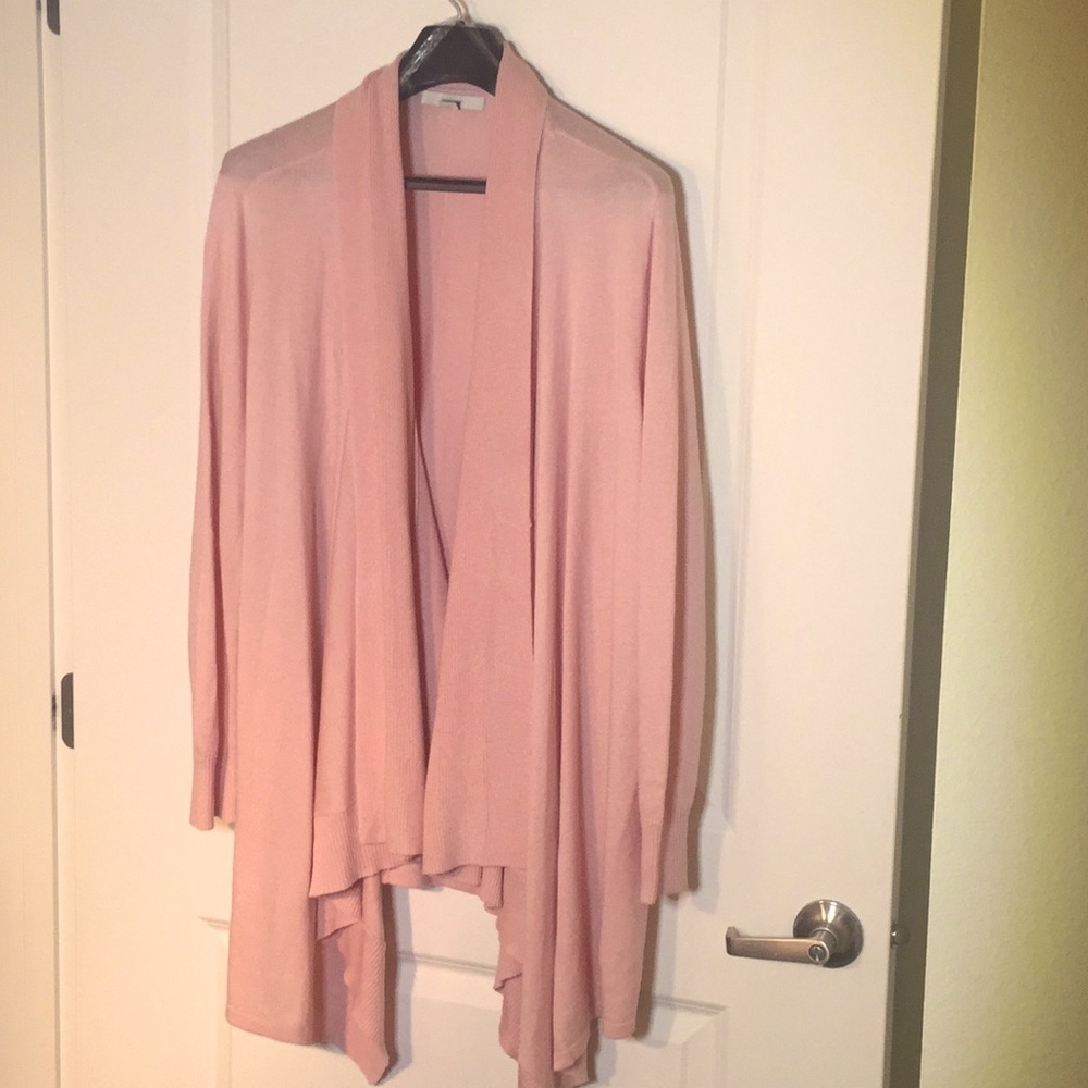 “New” Cardigan Sweater BEAUTIFUL & FLATTERING